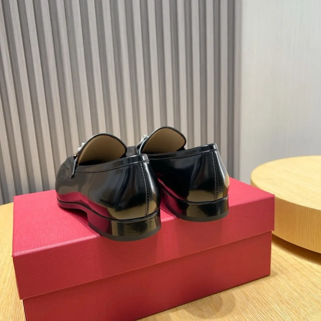 Men's Men's Shoes💰P640💰🔥《Ferragamo》👏Latest • High-end top brand luxury ~ purchasing agency, top quality ~. New fashionable business men's shoes🔜The uppers are made of original open-edge beaded cowhide➕cowhide·lining, with fine workmanship. The original stylish and soft combination wear-resistant and non-slip outsole is light and comfortable on the feet. The real thing looks better in real photos. Size: 38--44